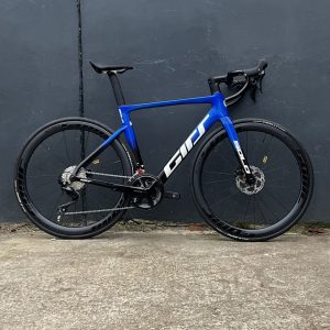 GIRS Solo 105 12v – Sonic Hyper 4 Carbone – Metallic Blue – Promo -20%!