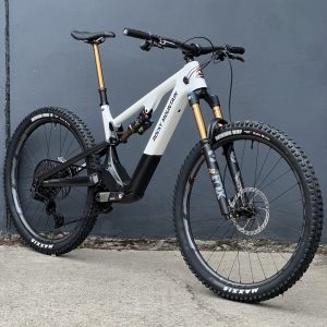 Instinct Powerplay SL C90 Rocky Mountain VTTAE Light 2025 – Blanc/Noir